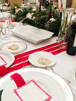 holiday tablescapes in red and white for christmas www.homewithkeki.com