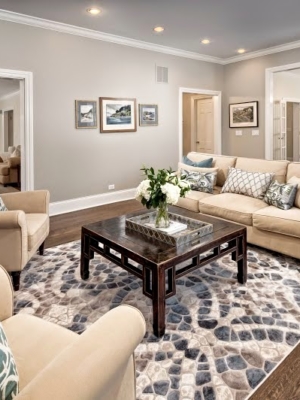 How to build your home staging business and other home staging tips at www.homewithkek.com #homestaging #staging tips