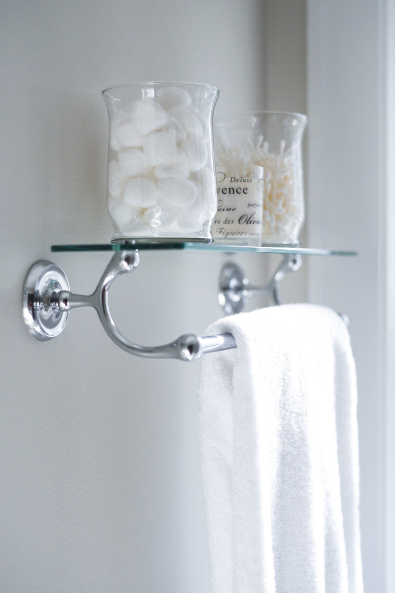 Home Bloggers Home Tour bathroom styling tips grey subway tiles www.homewithkeki.com