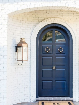 These are the BEST front door paint colors to add to your curb appeal! See more on http://ablissfulnest.com #curbappeal #designtips #paintcolors