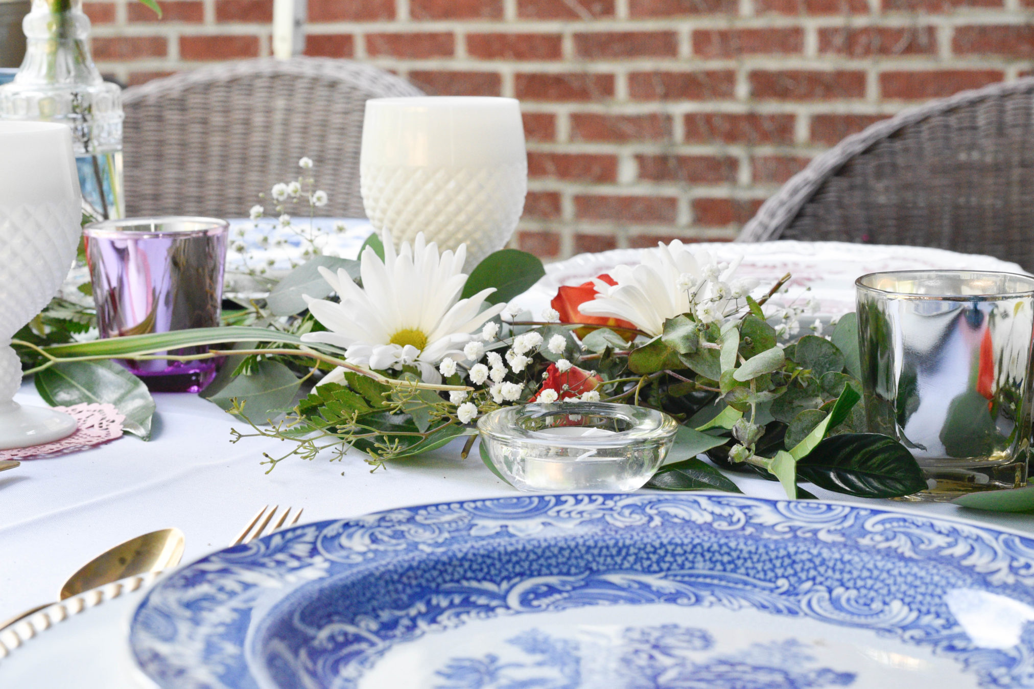 Hosting a ladies brunch or a vintage inspired party, here are tips on how to style a vintage inspired tablescape, see more at www.homewithkeki.com #vintage #tablescape #summerparties