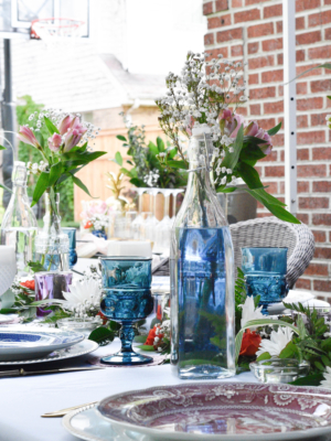 Hosting a ladies brunch or a vintage inspired party, here are tips on how to style a vintage inspired tablescape, see more at www.homewithkeki.com #vintage #tablescape #summerparties