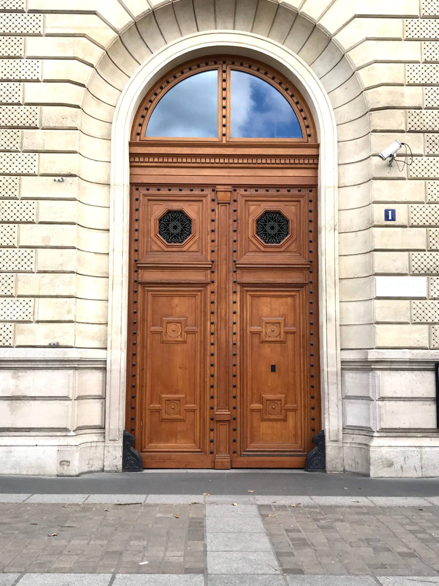 After traveling to Paris I fell in love with the colorful and gorgeous doors, to see more inspirational front doors from the streets of paris head over to www.homewithkeki.com #interiors #travel #paris