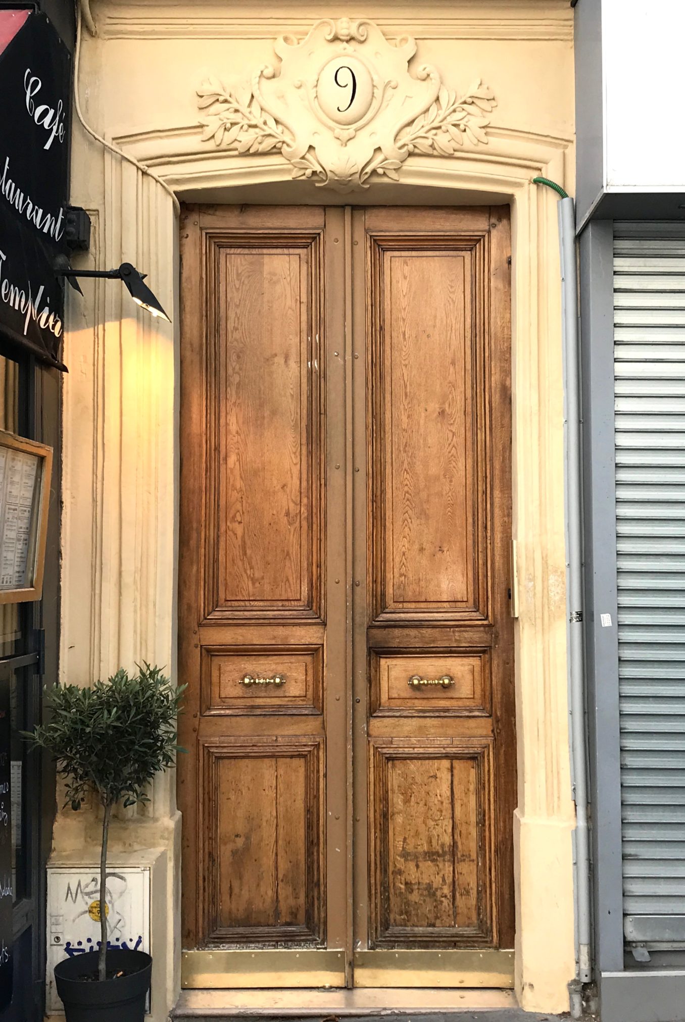 After traveling to Paris I fell in love with the colorful and gorgeous doors, to see more inspirational front doors from the streets of paris head over to www.homewithkeki.com #interiors #travel #paris