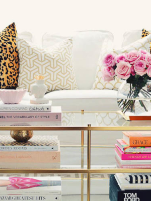 Easy tips to coffee table styling on the blog, see more at www.homewithkeki.com #designtips #coffeetablestyling