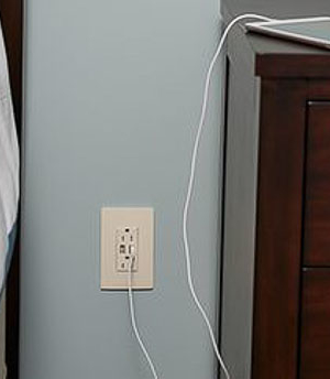 Best USB wall outlets for your home, with built-in USB and outlet and light switch plates from Legrand. For more tips visit www.homewithkeki.com #DIY #commandcenter #outlets