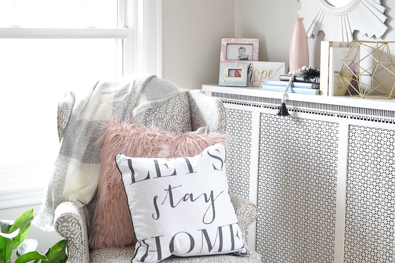 Easy tips to create a cozy reading nook in your bedroom with a few items from @kirklands, find out what I used and how you can do the same at www.homewithkeki.com #ad #readingnook #cozyroom