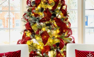 white christmas tree red ribbons white chairs red pillows #christmasdecorating #christmastree