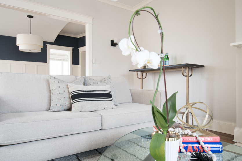 painted white walls home staging tips #homestaging