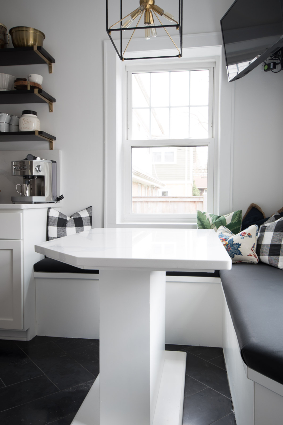 white quartz countertop and quartz backsplash slab #kitchendesign #quartzcountertops