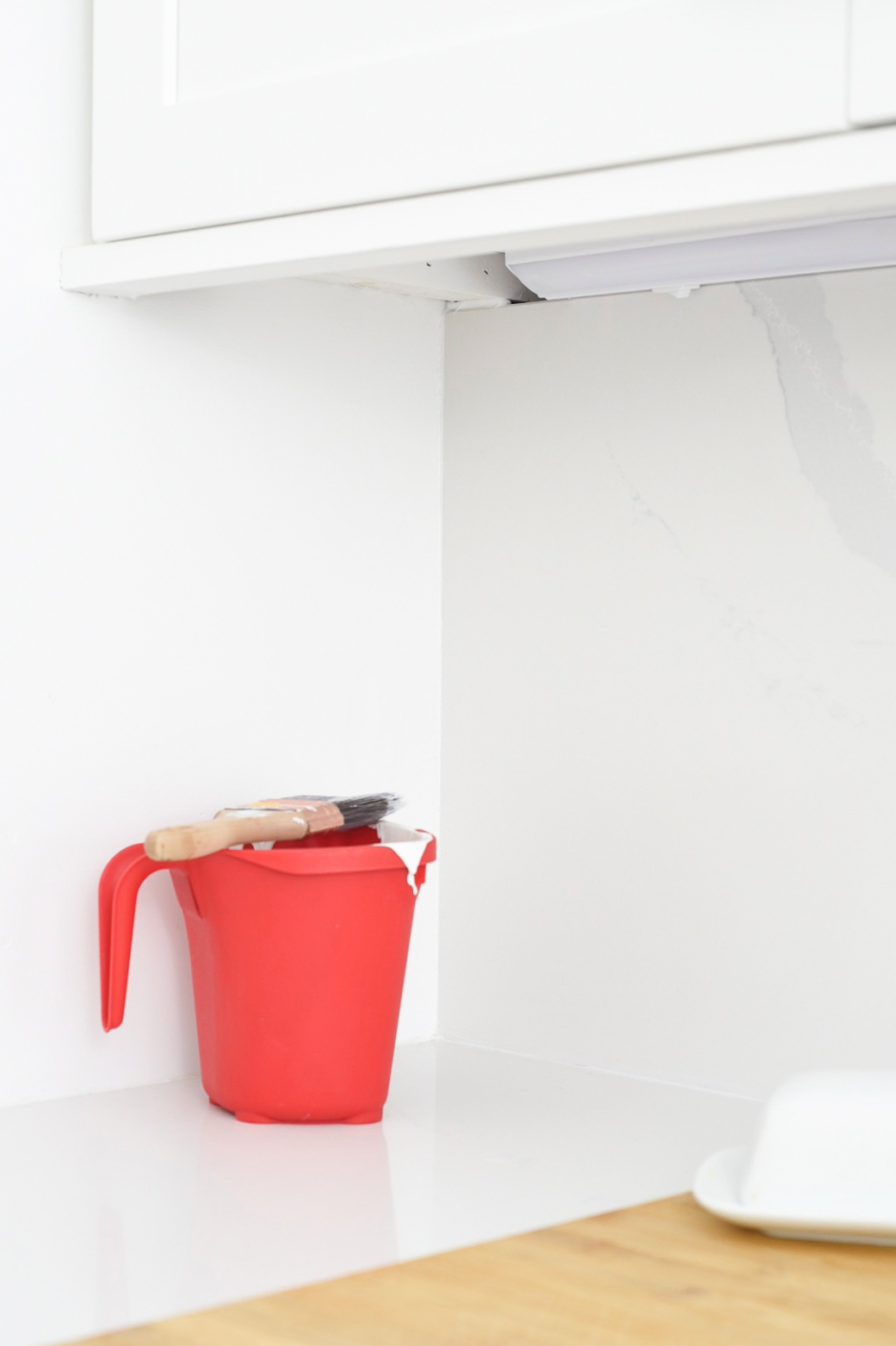 quartz kitchen white kitchen open shelves #design #kitchendesign