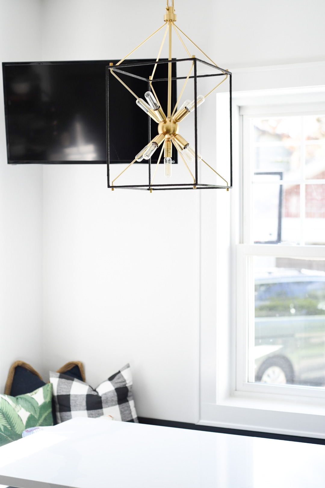 black and brass black and gold chandelier black and brass pendants #kitchenlighting #blackandbrasslightfixtures