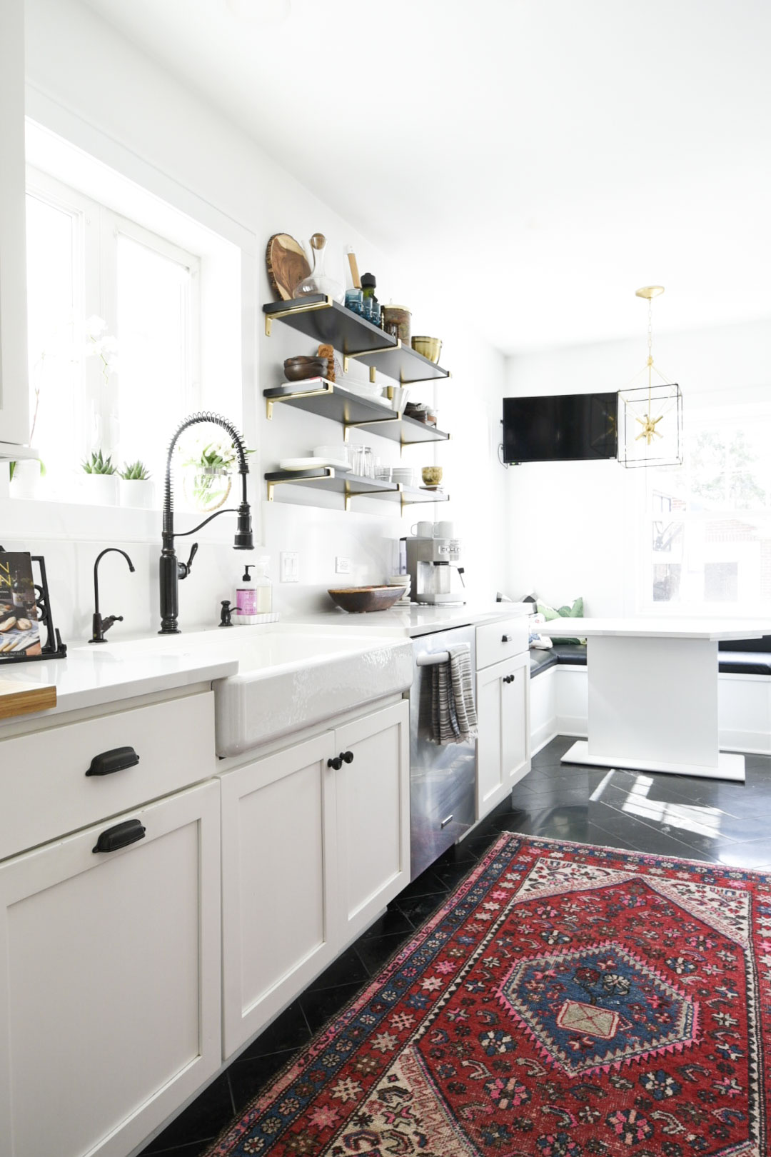 Dream Kitchen Tour with open shelving full height quartz backsplash and countertop. For more visit @homewithkeki #kitchendesign #openshelving #quartzcountertops #quartzbacksplash 